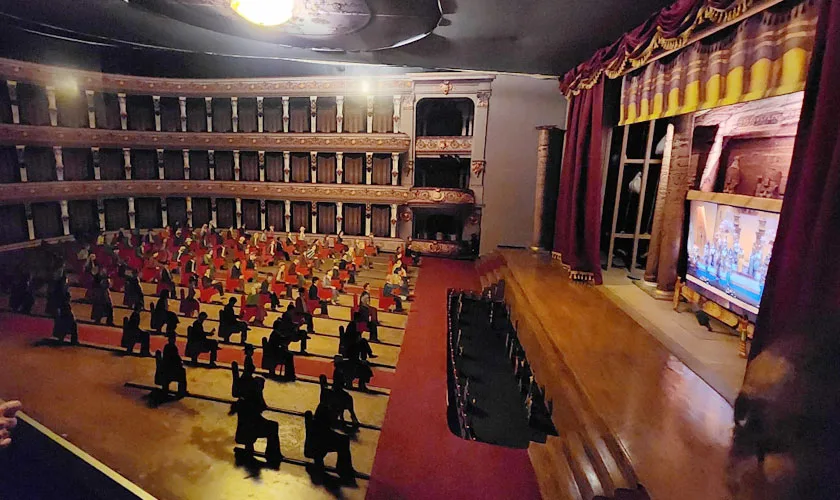 Between Lights and Stories: The Stage Soul of the Metropolitan Museum of Lima