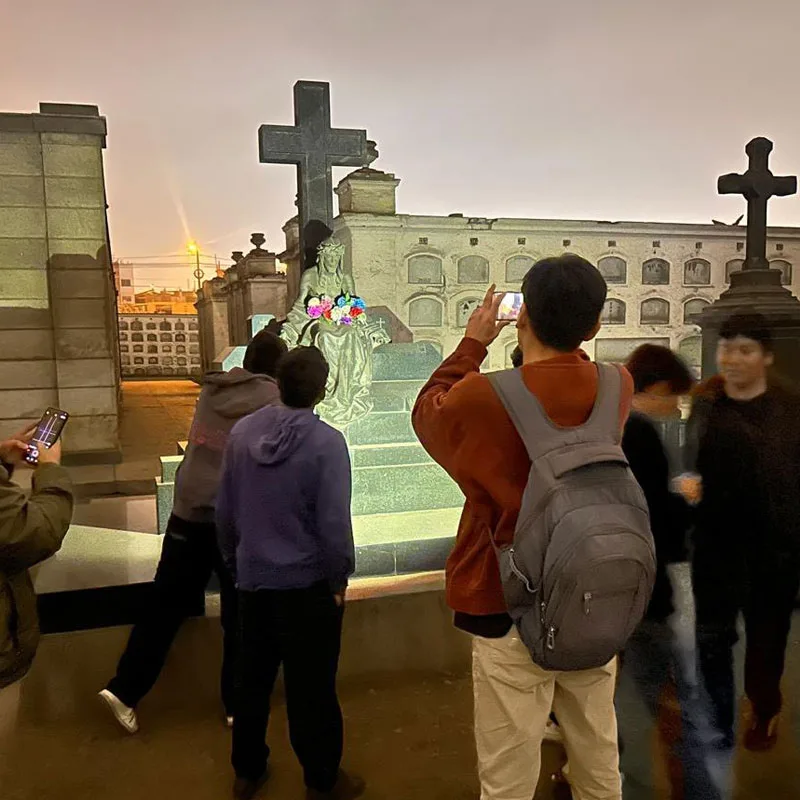 Guided tours of the Presbítero Matías Maestro Cemetery