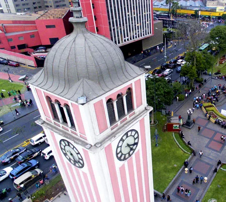Histórico Reloj del Parque universitario.